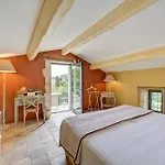 La Belle Vie Hotel Saint-Hilaire-dʼOzilhan